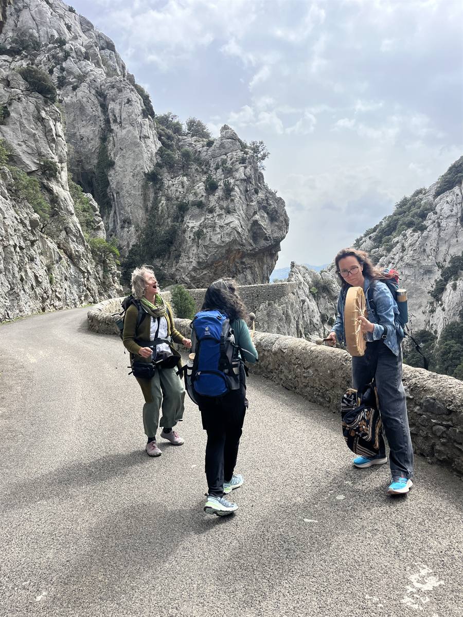 Windiger Heimweg durch die Schlucht